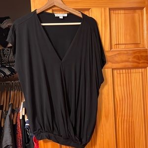 Amour Vert Dream Knit black V neck draped surplice short sleeve top NWOT sz L